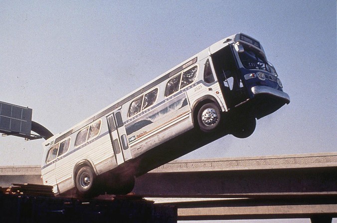 MÁXIMA VELOCIDAD. «El autobús que tenía que ir rápido» cumple 25 años. | El  Cinéfilo Incurable